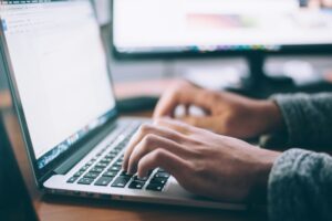 Discover essential job search strategies for 2025. Learn how to enhance your resume, optimize networking, and leverage modern HRIS tools like Sewoork for career success.